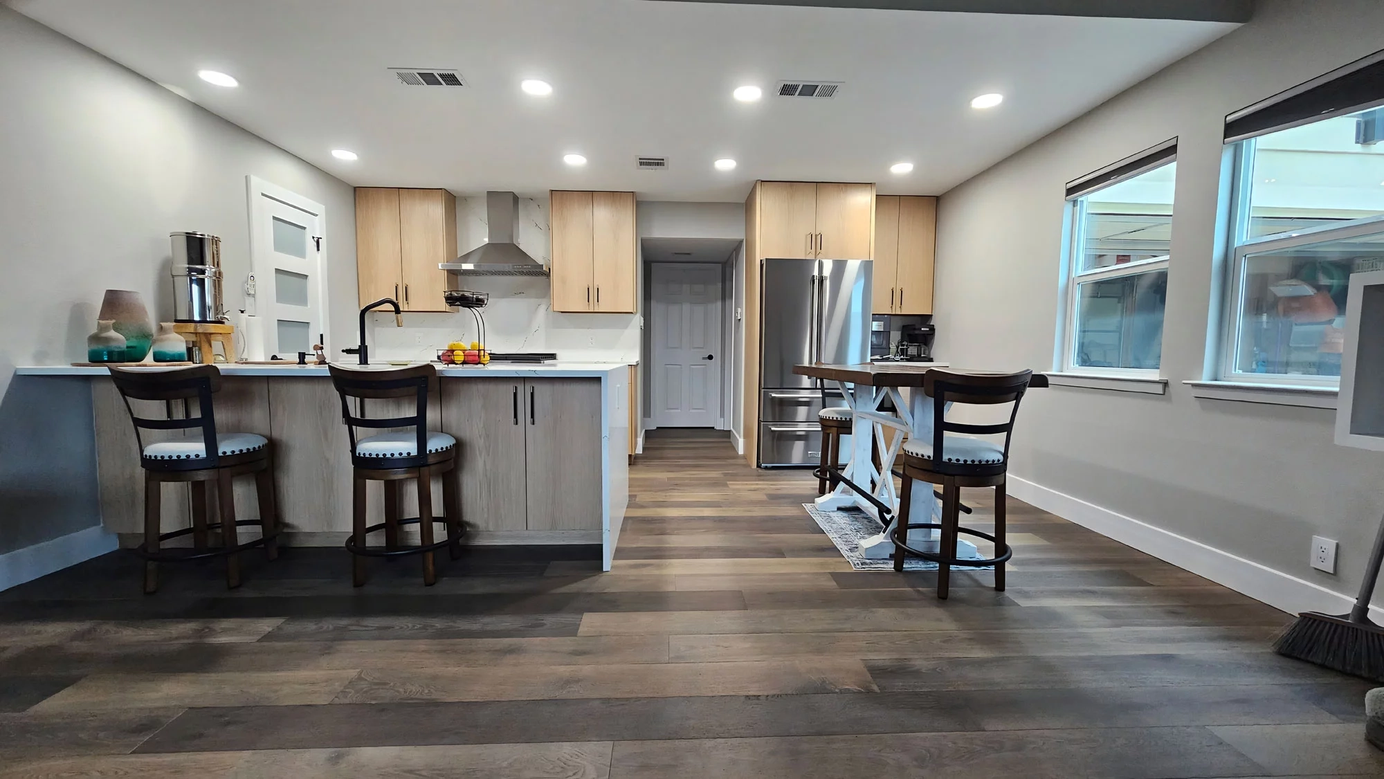 riff cut white oak kitchen